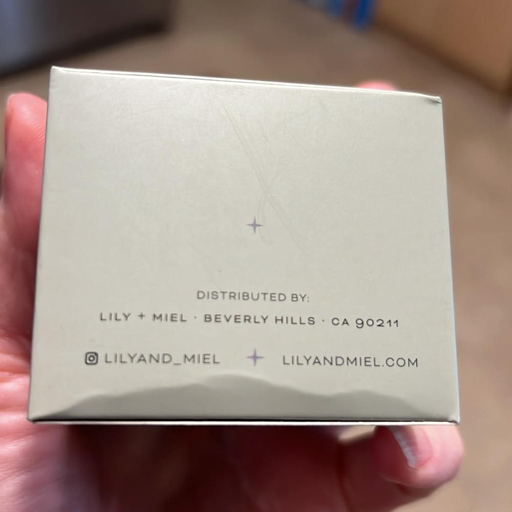 MELT Makeup Cleansing Balm - Picture 5 of 10